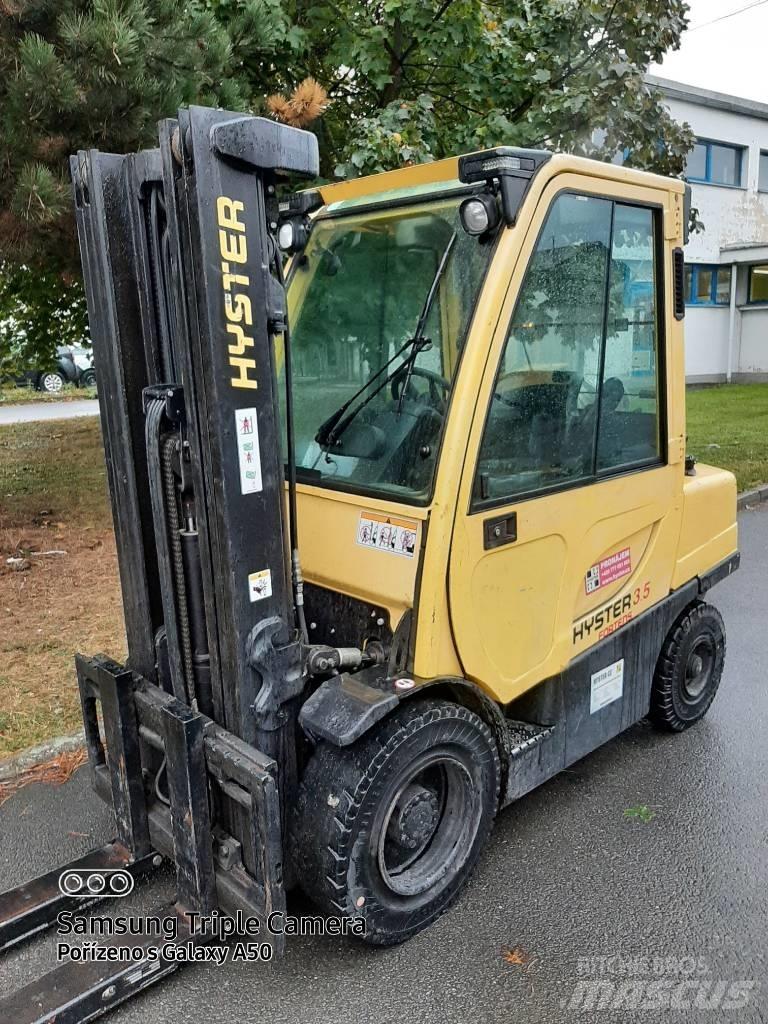 Hyster H3.5FT Gas Stapler