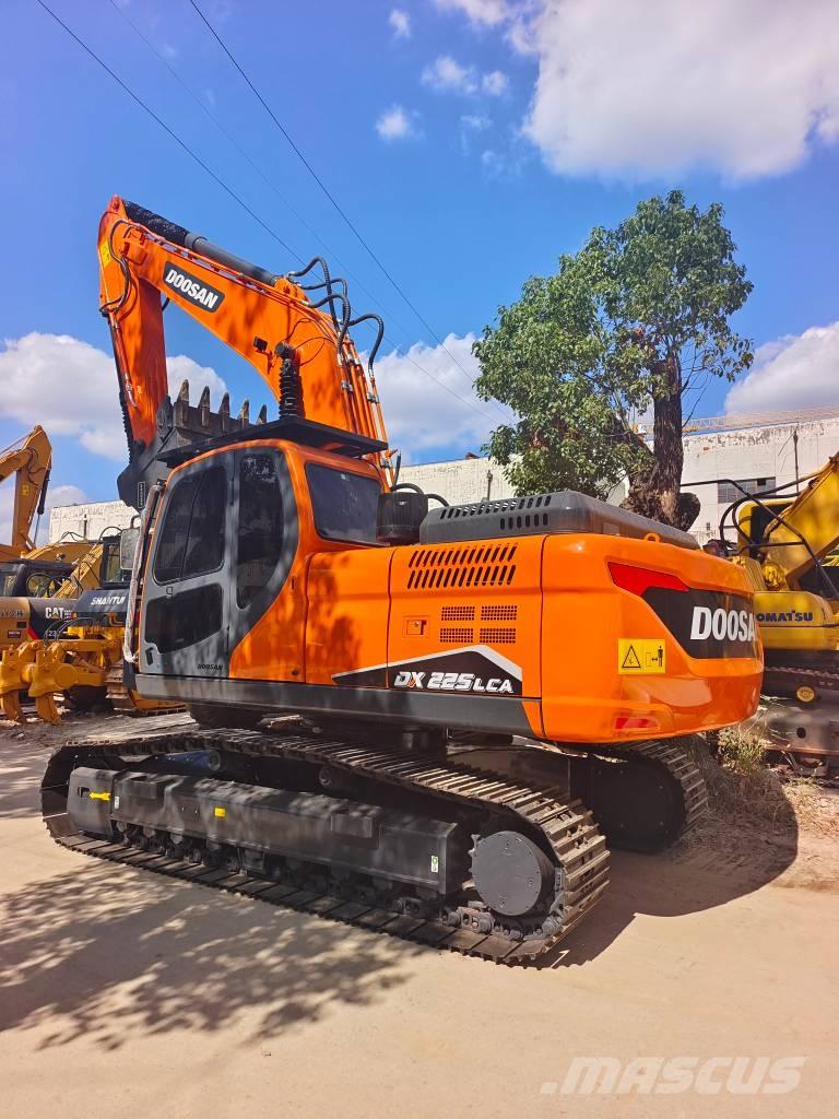 Doosan DX 225 LCA Raupenbagger