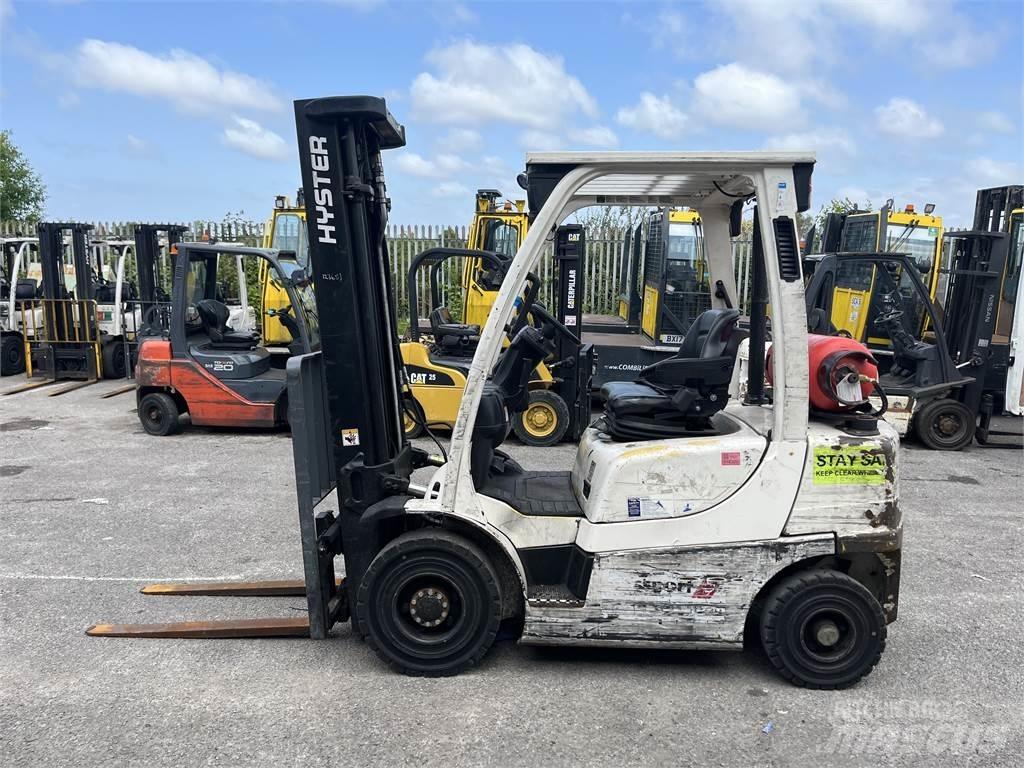 Hyster H2.5FT Gas Stapler