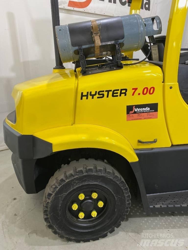 Hyster H7.0FT Gas Stapler