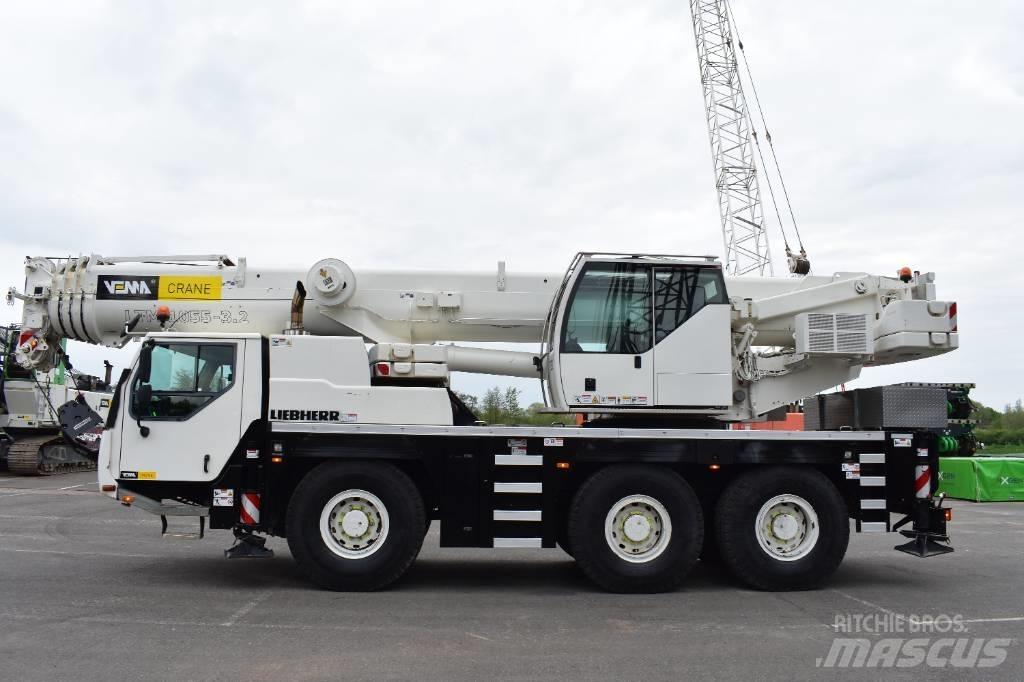 Liebherr LTM1055-3.2 All-Terrain-Krane