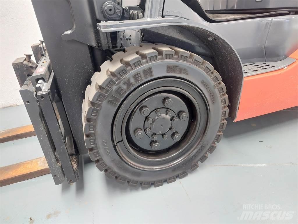 Toyota 52 8FDJF35 Diesel Stapler