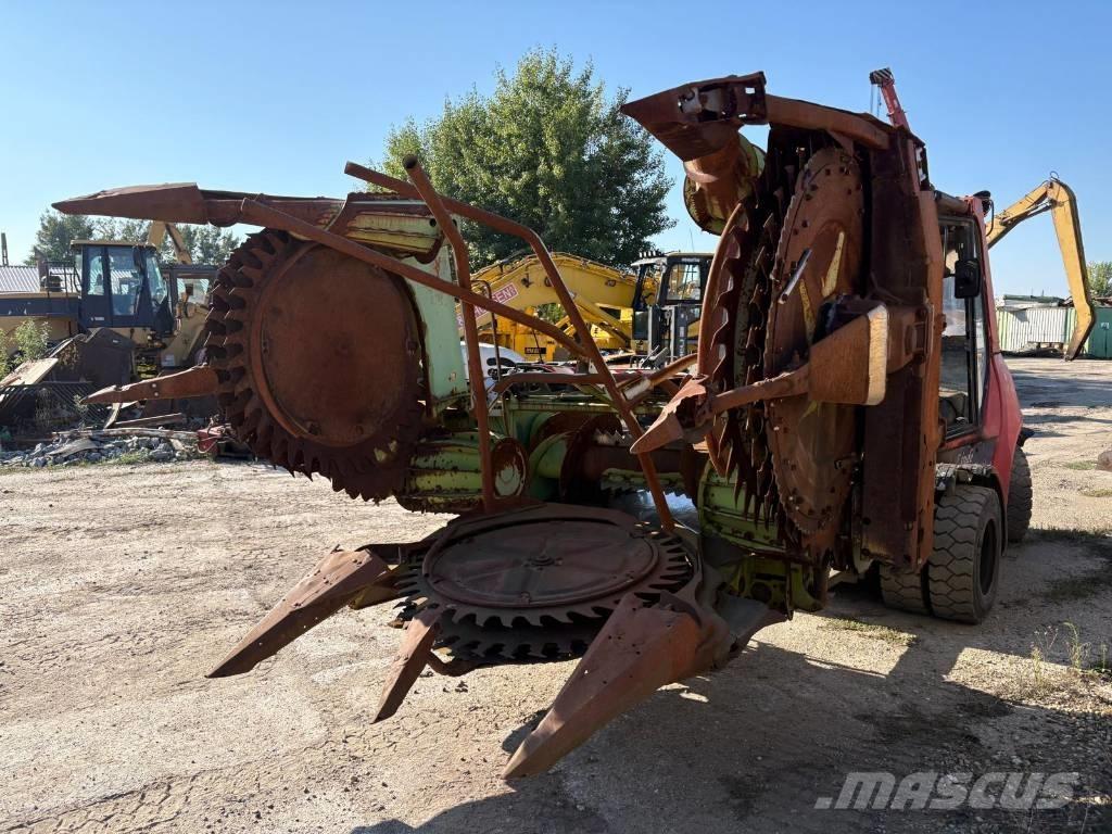 CLAAS RU 450 Selbstfahrende Häcksler