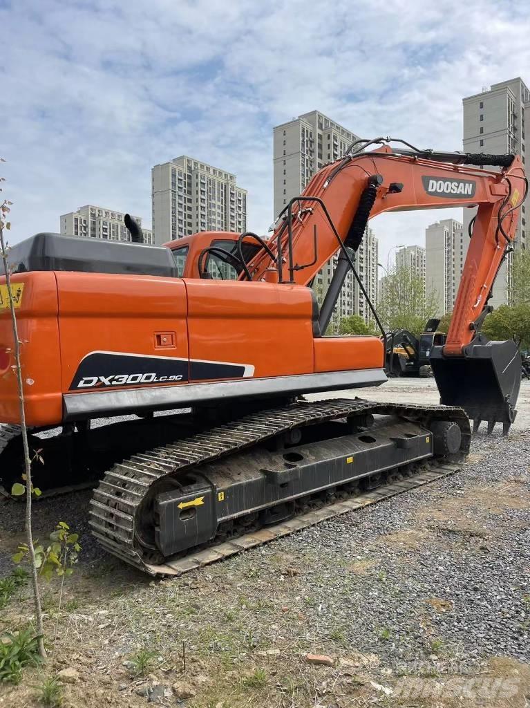 Doosan DX 300 LC Raupenbagger