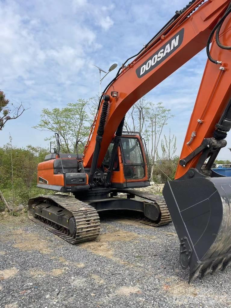Doosan DX 300 LC Raupenbagger
