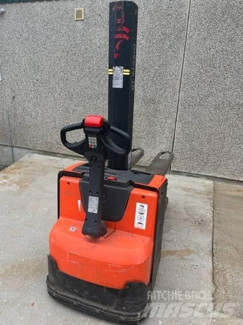 BT SWE 080 L Deichselstapler