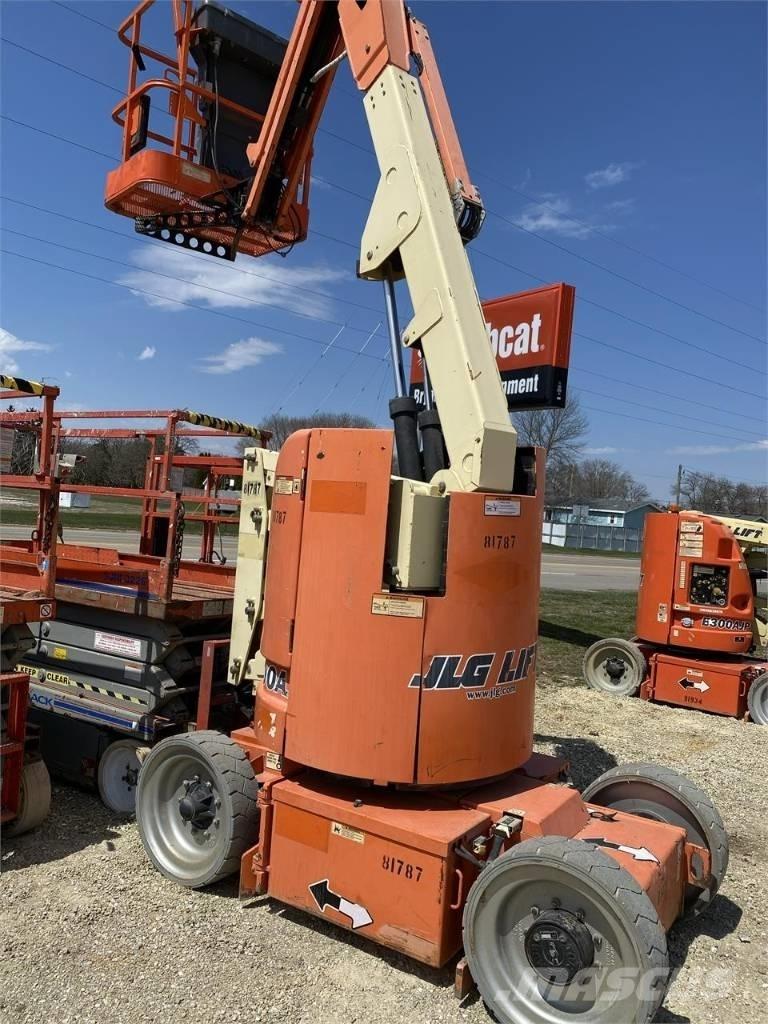 JLG E300AJP Gelenkteleskoparbeitsbühnen