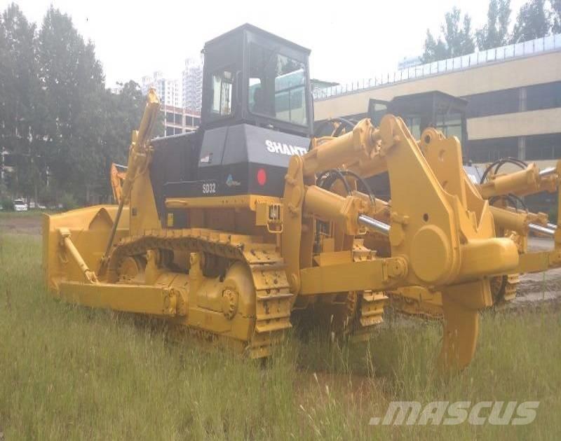 Shantui SD32 Bulldozer