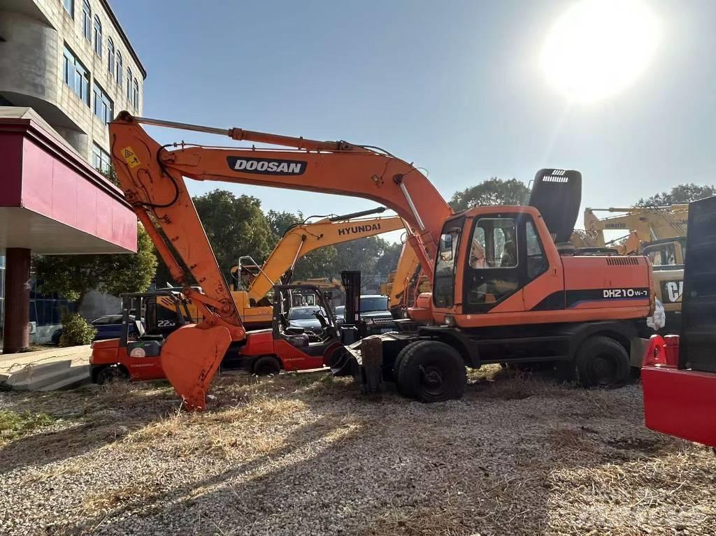 Doosan DH 210 W Mobilbagger
