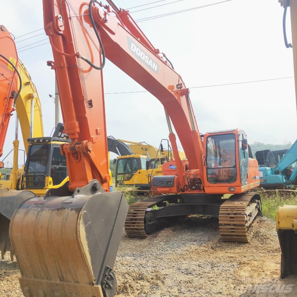 Doosan DX 300 LC Raupenbagger