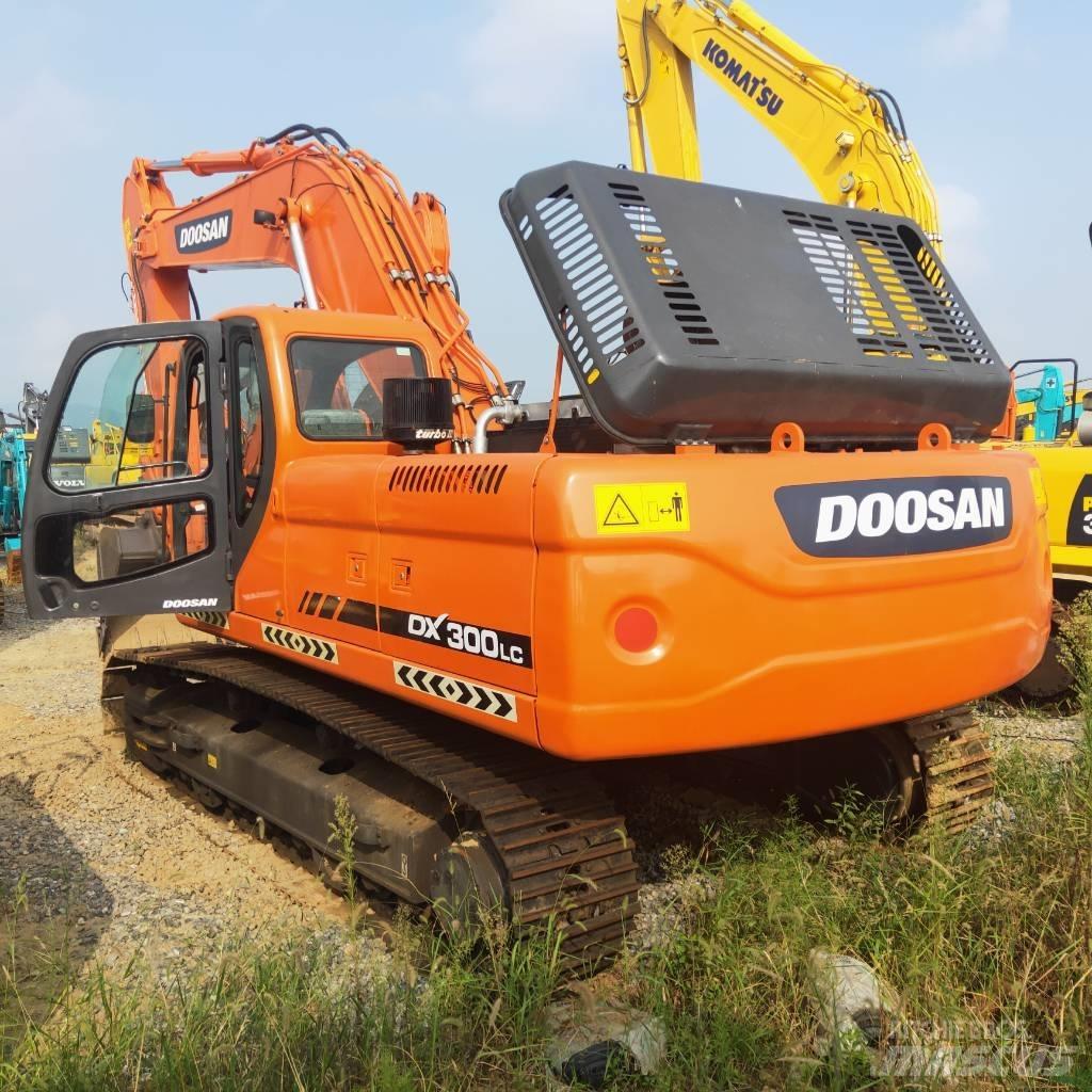 Doosan DX 300 LC Raupenbagger