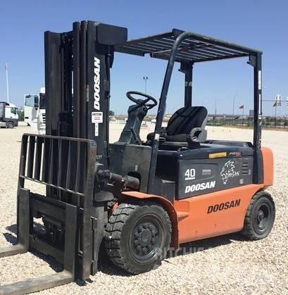 Doosan B40 X-5 Elektro Stapler