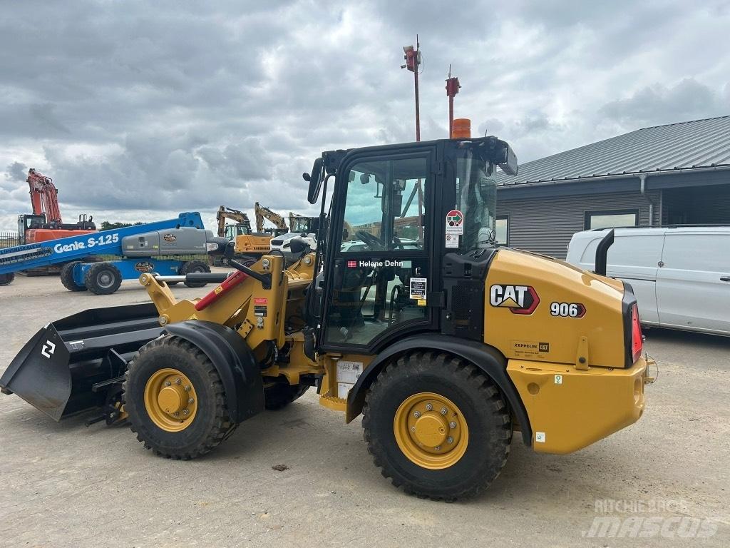 CAT 906 Radlader