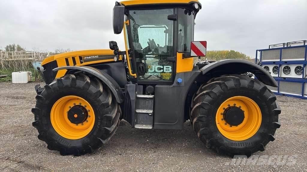 JCB Fastrac 4220 Traktoren