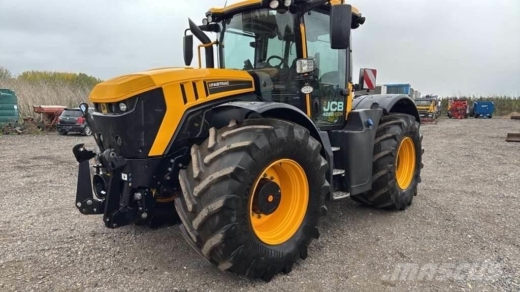 JCB Fastrac 4220 Traktoren