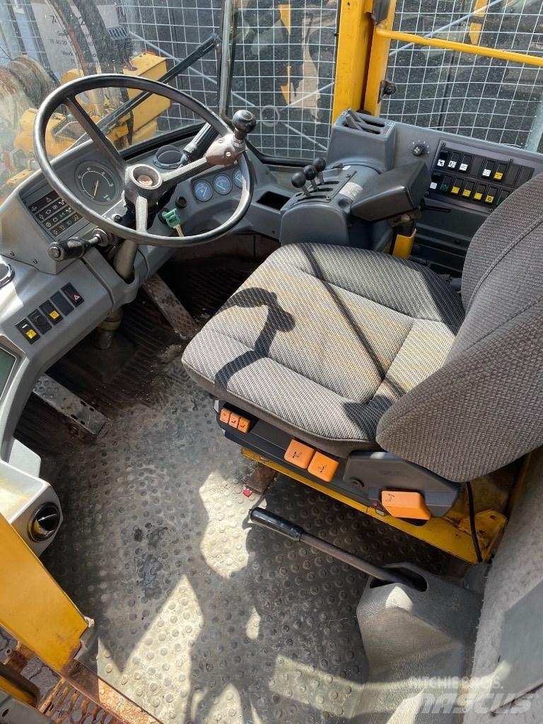 Volvo L120B Radlader