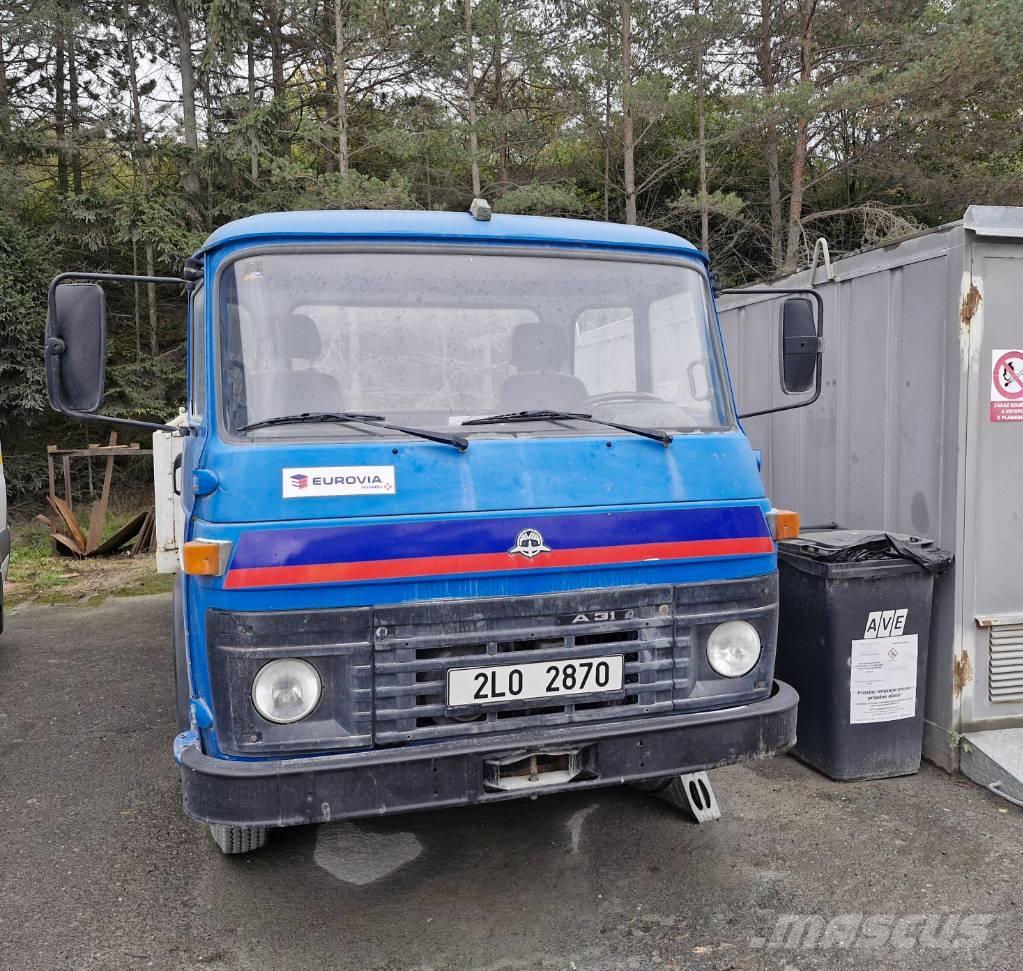 Avia 30N Pritschenwagen/Pritschenwagen mit Seitenklappe