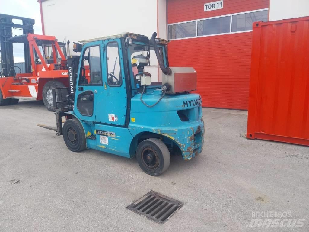 Hyundai 35 DS-7 Diesel Stapler