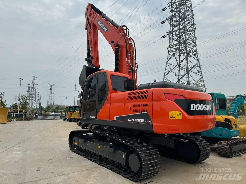 Doosan DX 225 LC-9C Raupenbagger