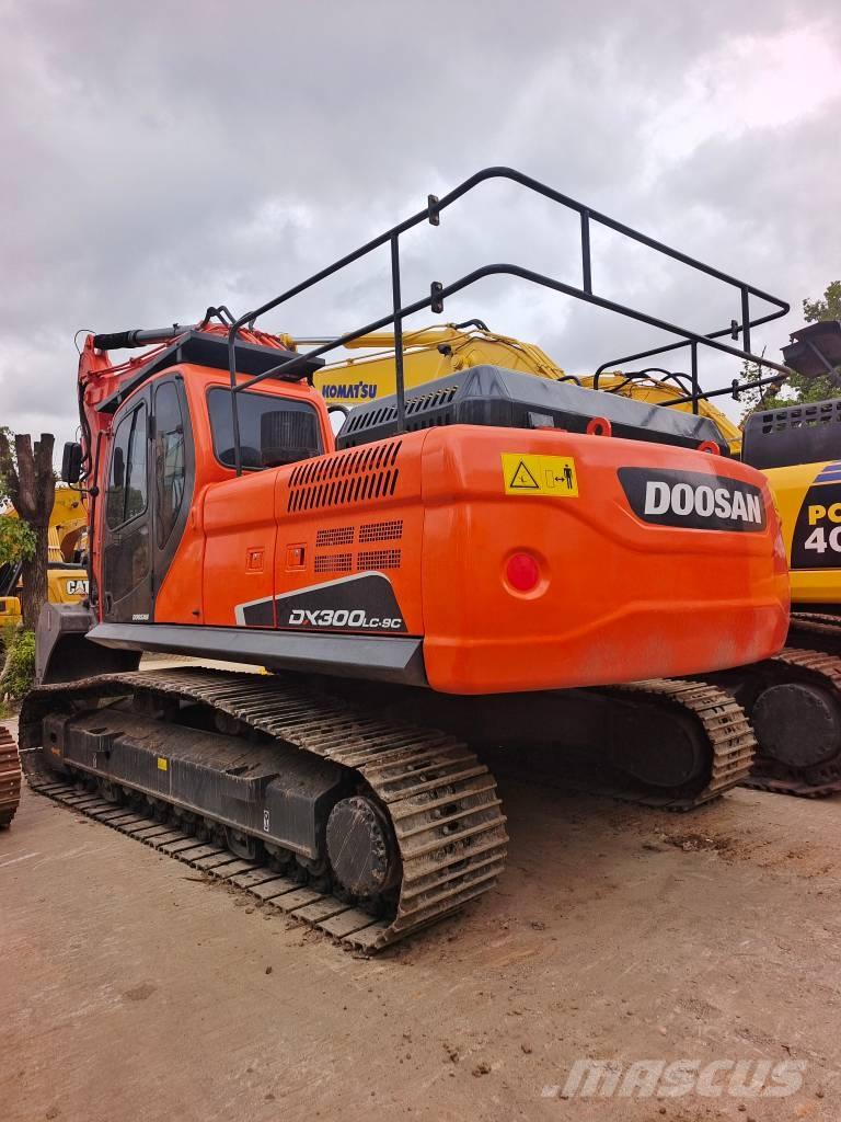 Doosan DX 300LC-9C Raupenbagger