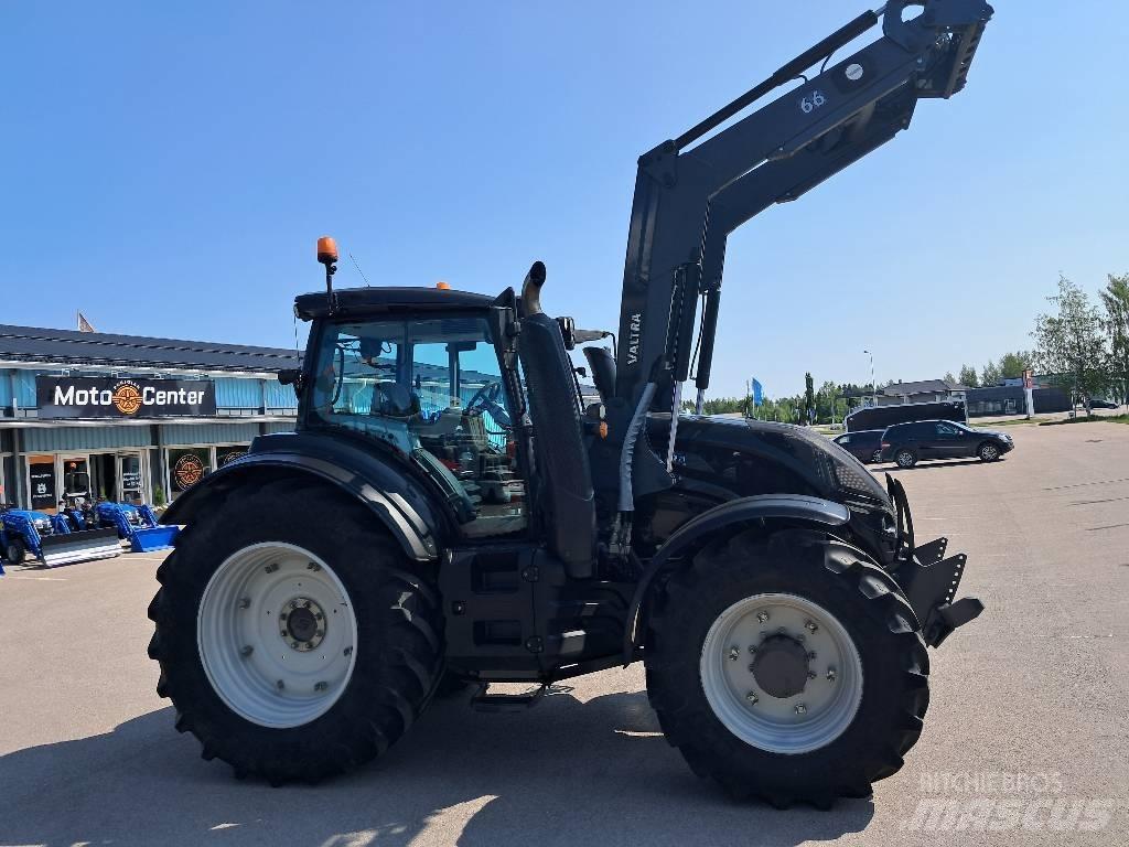 Valtra T174E Versu Traktoren