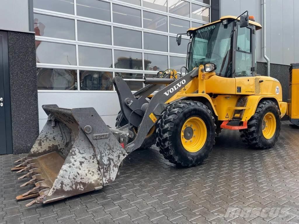 Volvo L30G Radlader