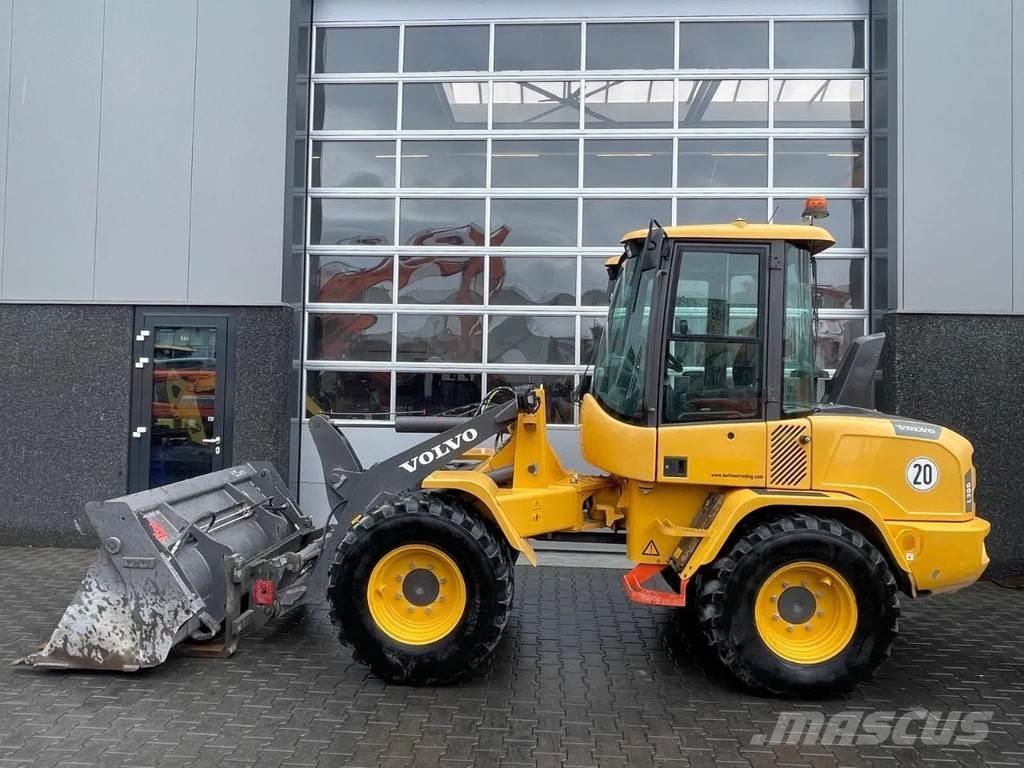 Volvo L30G Radlader