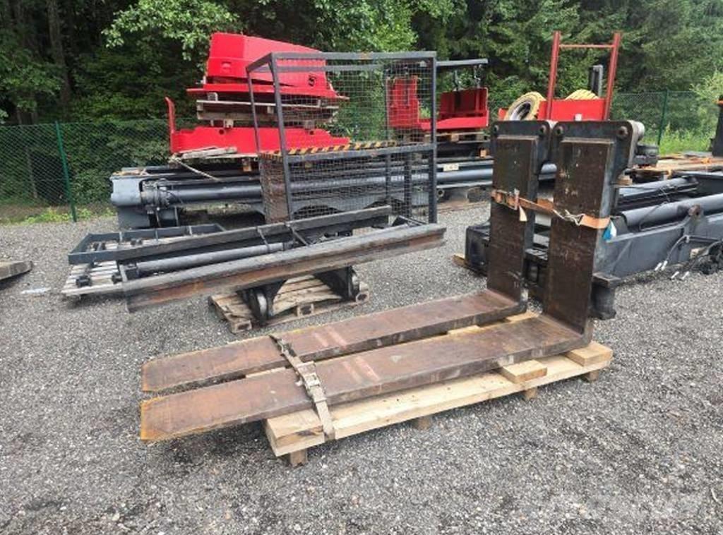 Kalmar DCE150-12 Diesel Stapler