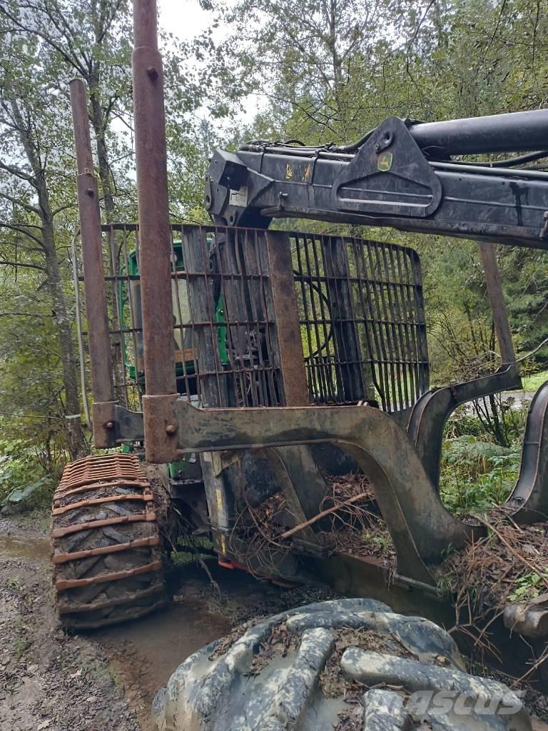 John Deere 1210 E Forwarder