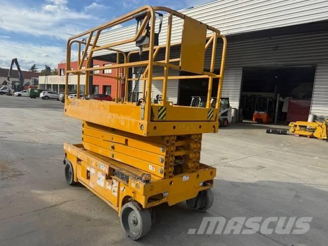 Haulotte Compact 12 Scheren-Arbeitsbühnen