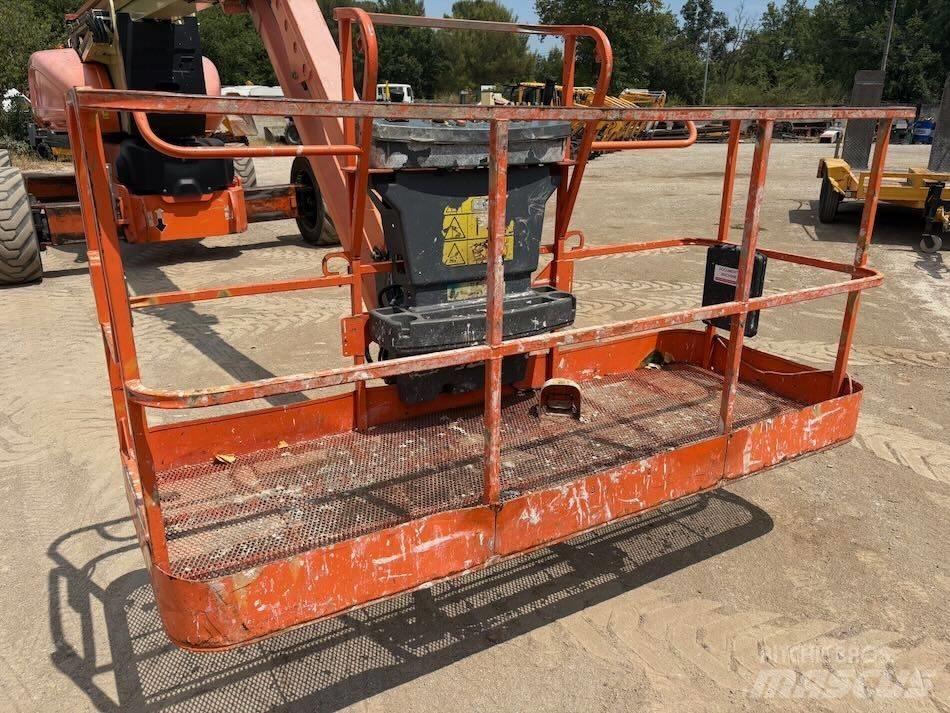 JLG 1250 AJP Gelenkteleskoparbeitsbühnen