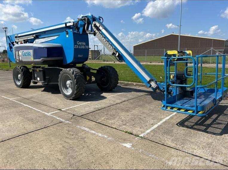 Genie ZX 135/70 Gelenkteleskoparbeitsbühnen