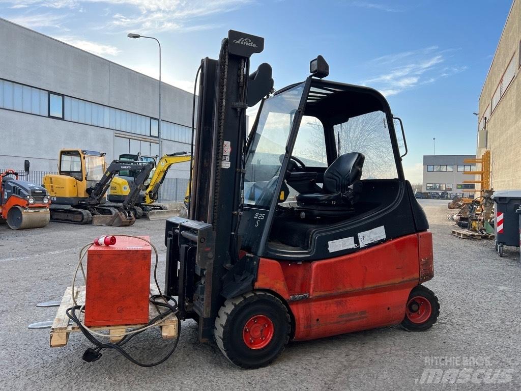 Linde E 25 Elektro Stapler