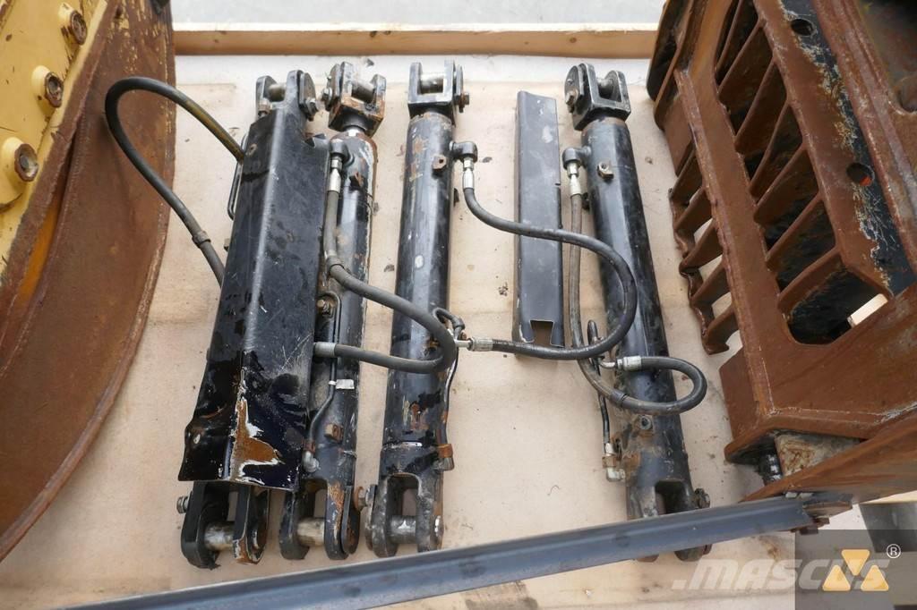 CAT 525D Grapple Transport Sonstige