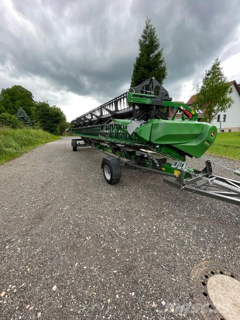 John Deere S780i Mähdrescher