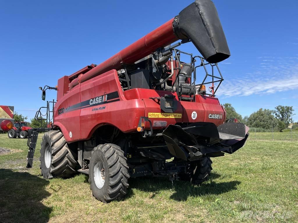 Case IH AF 8230 Mähdrescher