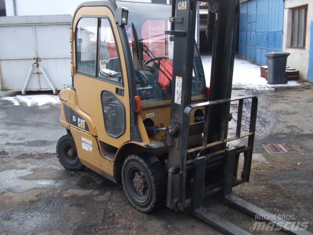 CAT lift truck DP25N Diesel Stapler