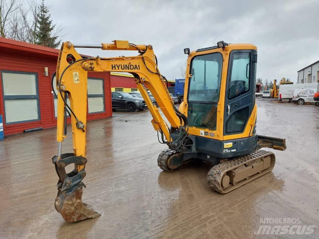 Hyundai R25Z-9AK Minibagger < 7t