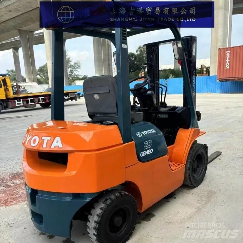 Toyota 25 Diesel Stapler