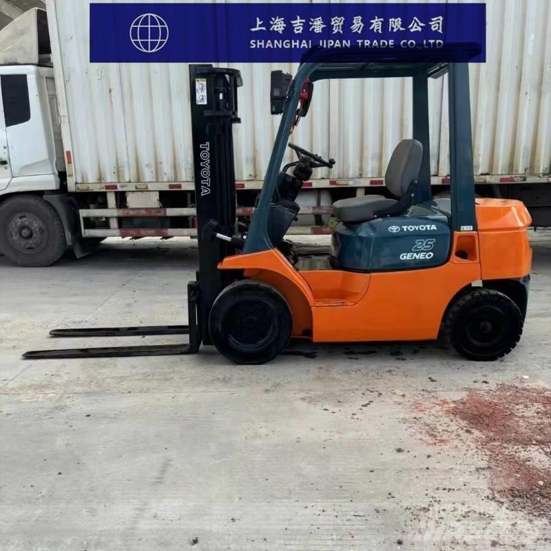 Toyota 25 Diesel Stapler