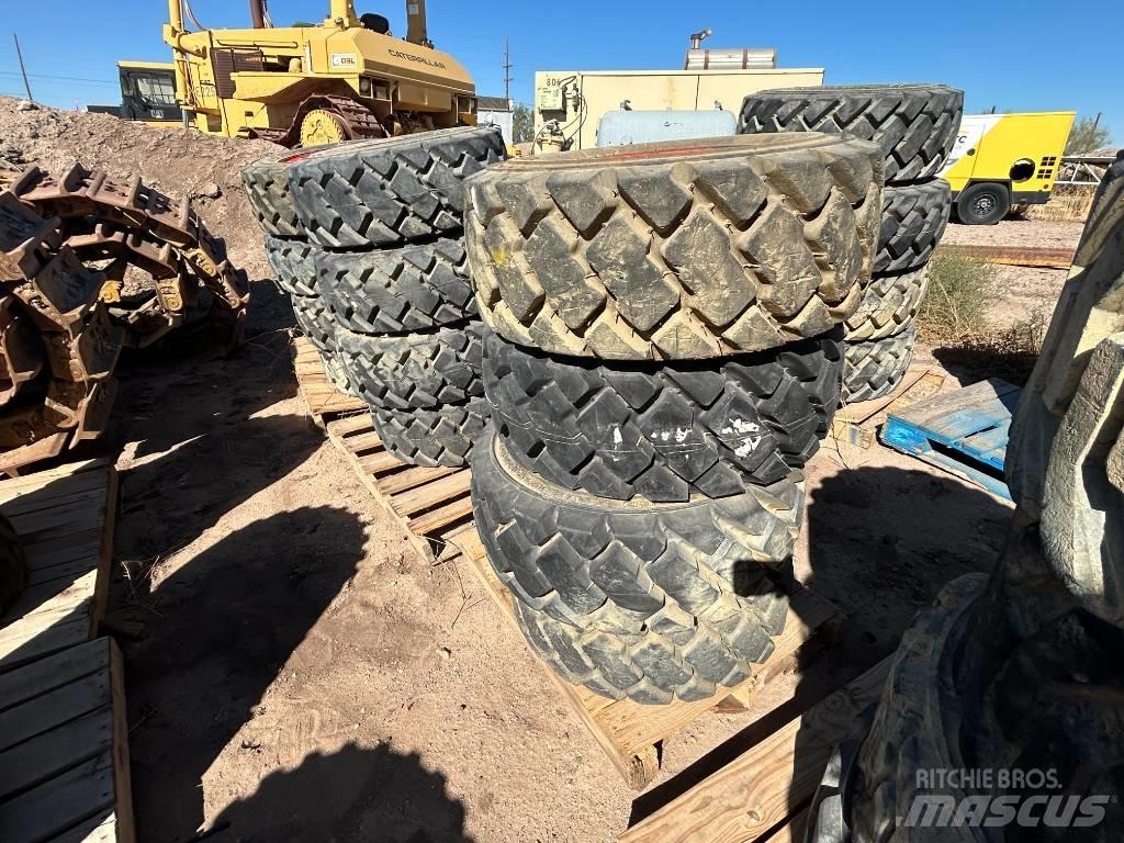 Bobcat 12x16.5 Tires Reifen
