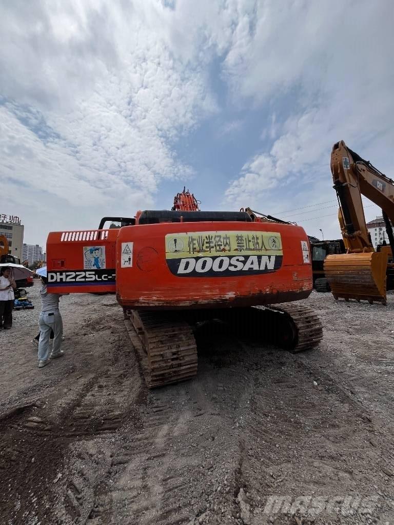 Doosan DH 225 LC-7 Raupenbagger