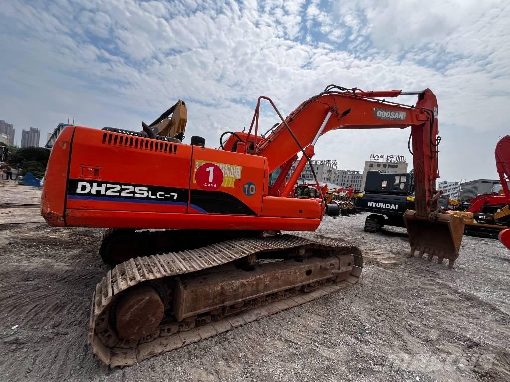 Doosan DH 225 LC-7 Raupenbagger