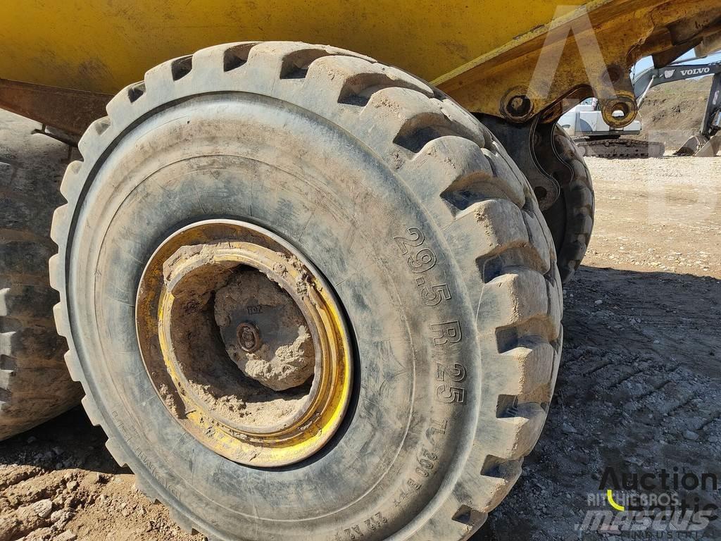 Komatsu HM400 Dumper - Knickgelenk