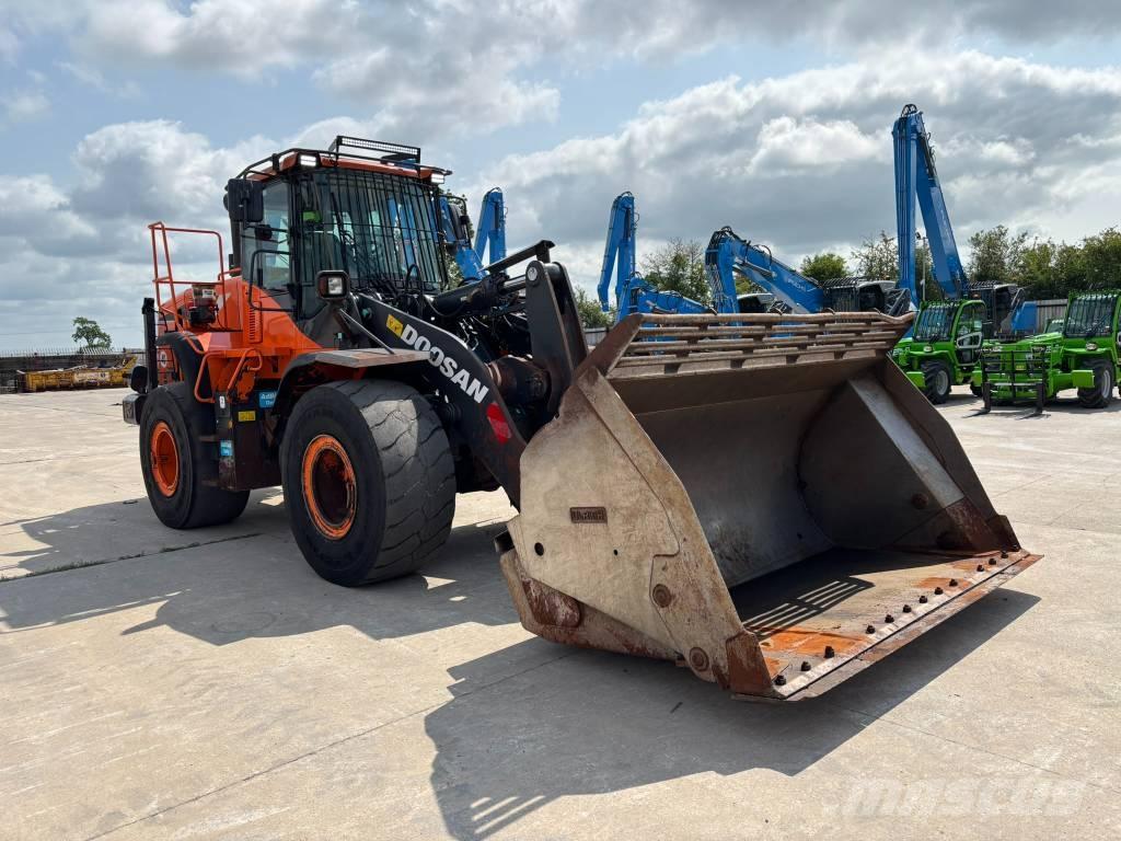 Doosan DL 300-5 Radlader