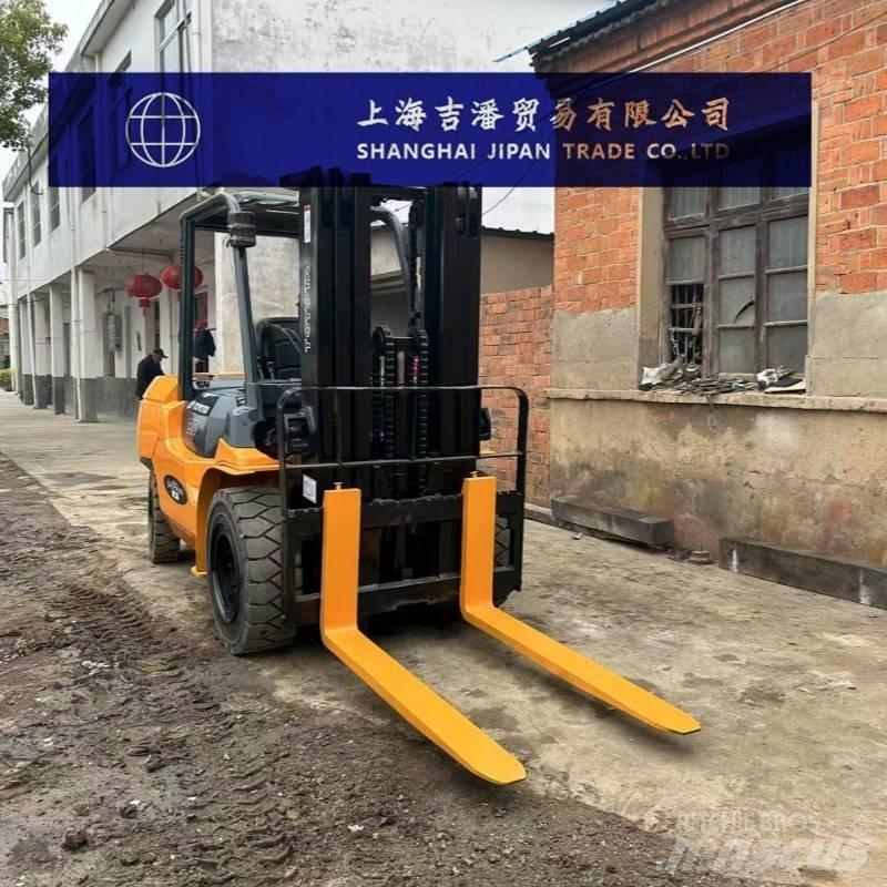 Toyota 5 ton Diesel Stapler