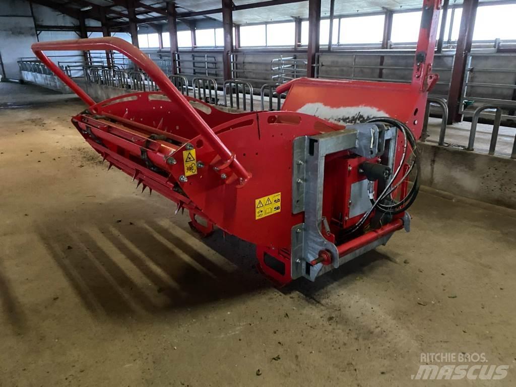 Silofarmer DB18 Ballenschredder, -schneider und -wickler