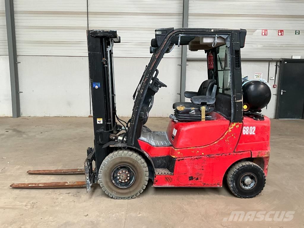 Hyster H 2.5 FT Gas Stapler