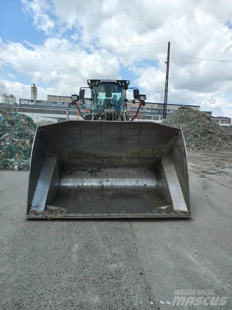 Doosan DL 320-7 Radlader