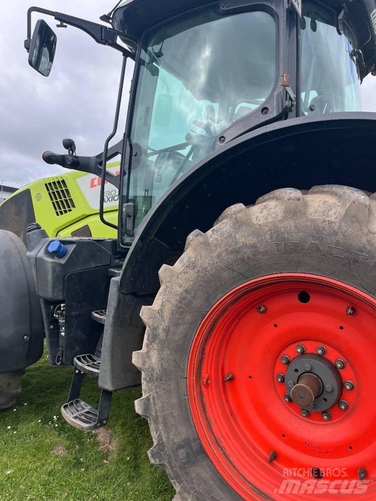 CLAAS AXION 830 CIS+ Traktoren